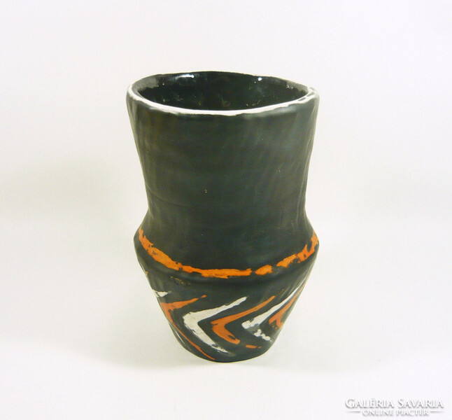 Gorka livia, retro 1950 black vase with arrow motif 18.1 Cm artistic ceramics, flawless! (G143)