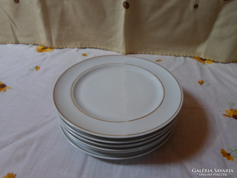 Alföld porcelain, white plate with gold rim 1. (Gold rim cake set, small plate)