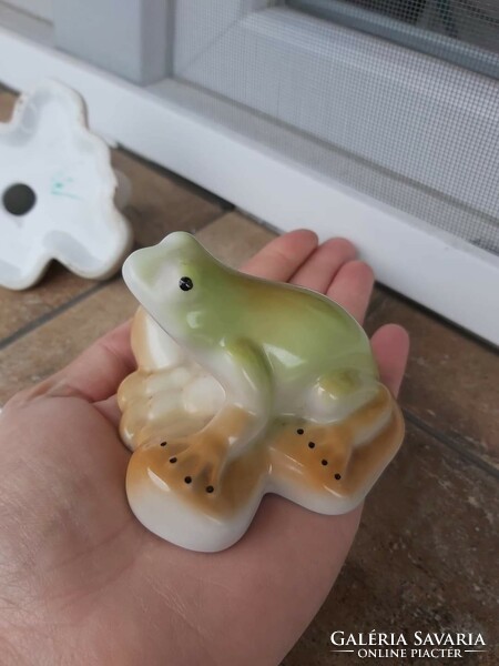 Béka békák állat nipp figura porcelán vitrindísz vitrin hagyaték régiség nosztalgia