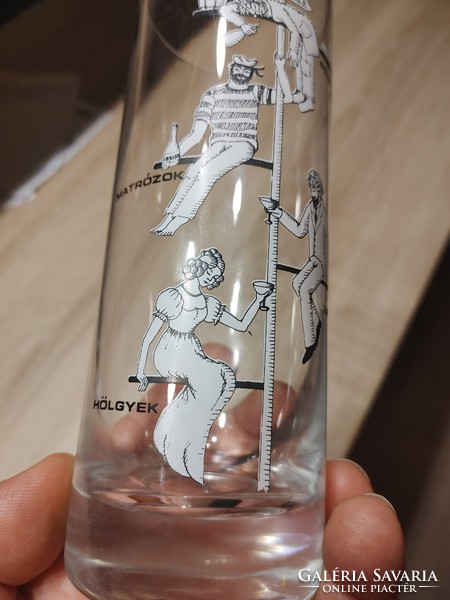 Ladies, gentlemen, sailors, drunken pigs, funny glasses as gifts