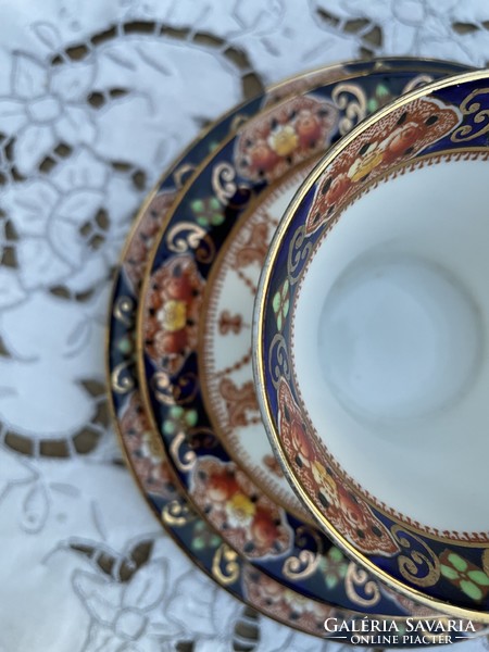 Sumptuous antique royal albert porcelain set, tea trio