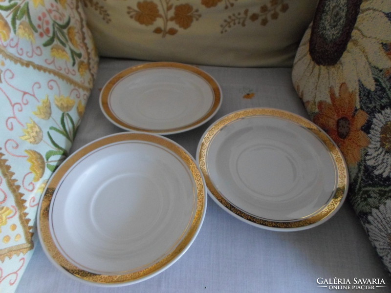Lowland porcelain, gold-edged tea saucer, teacup base, saucer (1970s)
