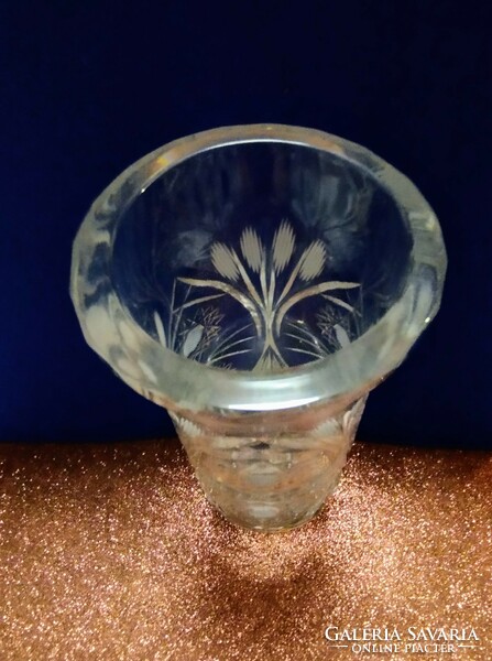 Vastagfalú csiszolt kristály váza