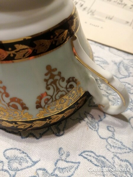 English bone china "princess" large tea cup with 12 carat gold brocade painting - art&decoration