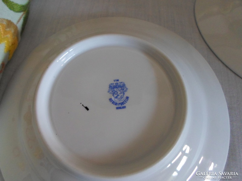Lowland porcelain, gold-edged tea saucer, teacup base, saucer (1970s)