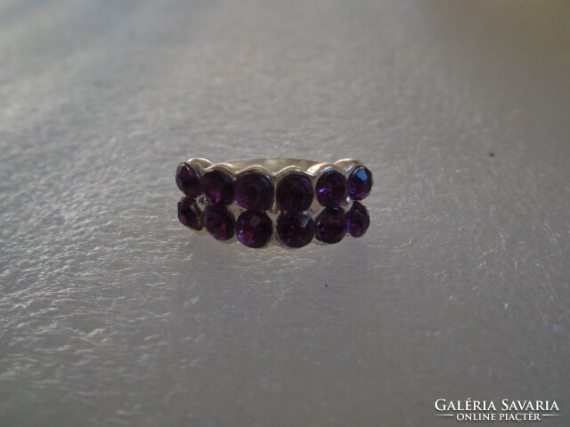 Sparkling diamond-effect zircon stone Tibetan silver rhodium-plated ring, inner size 1.8 cm. Brand mark
