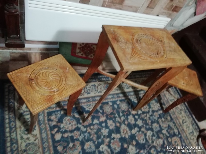 Nagyon szép régi fa kézzel készített asztalka székekkel