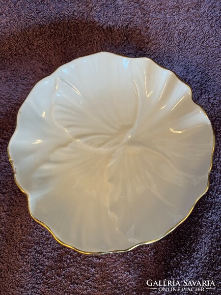Porcelain fruit bowl with base