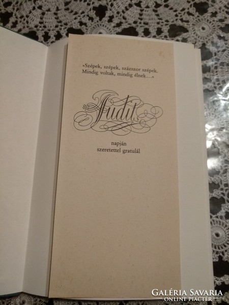 Helikon kiadó: Judit, névnapi könyv, Alkudható