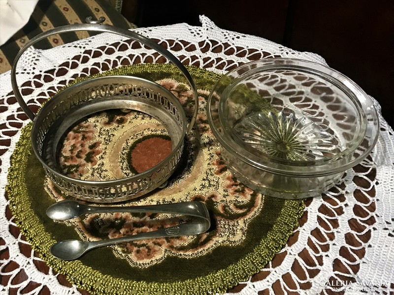 Ritkaság, antik, kb. 100 éves,ezüstözött, áttört falú, üvegbetétes cukorkínáló edény, fogócsipesszel