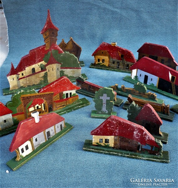 Old 14-piece wooden hand-painted Transylvanian-Szekely village children's toy
