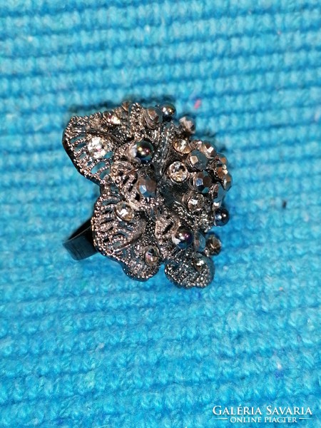 Large flower ring (278)