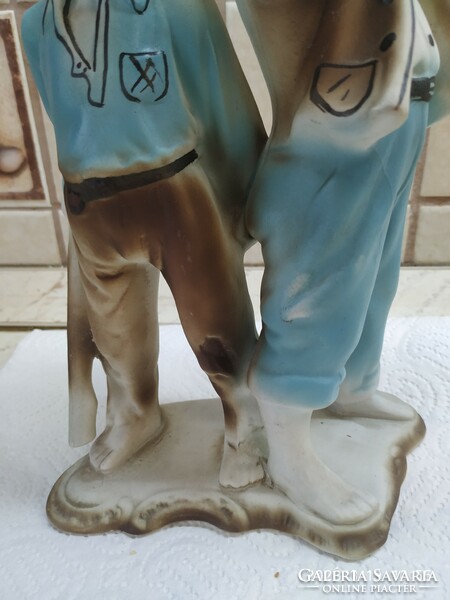 Beautiful boy and girl statue for sale! Romanian porcelain marked statue for sale! 25 Cm