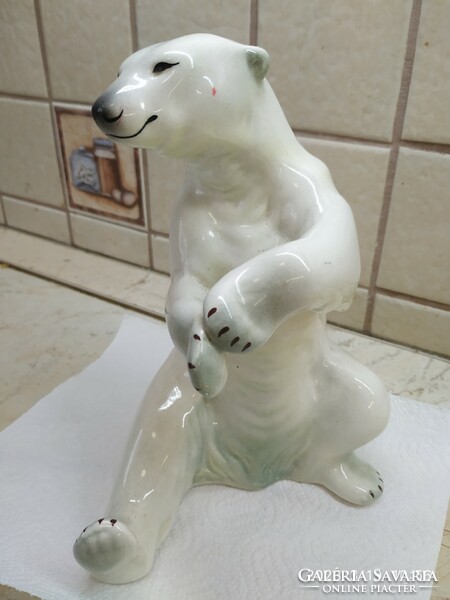 Fehér medve szobor eladó! Porcelán jelzett  szobor eladó! 23 cm