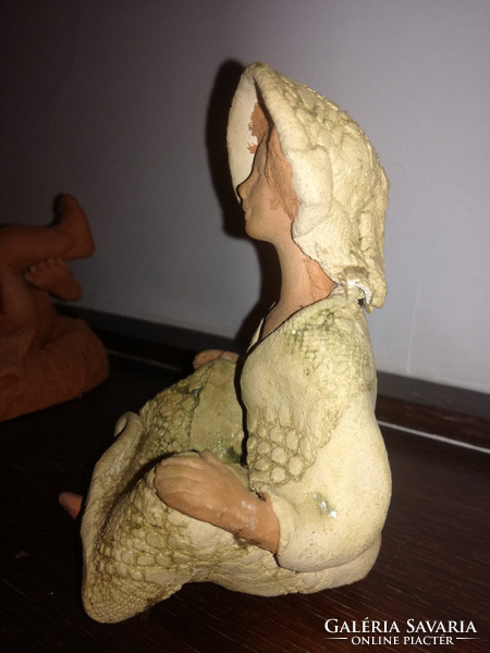 Contemporary ceramic handmade sculpture of a lady in a hat - marked - art&decoration