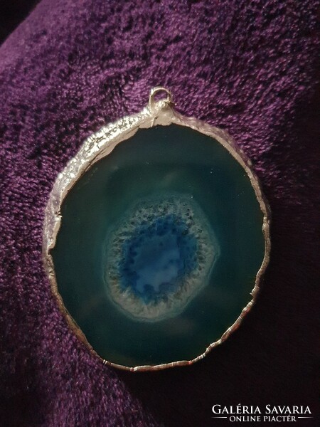 Agate druse treated pendant