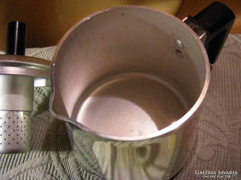 Retro alumínium teafőző kanna kivehető szűrővel