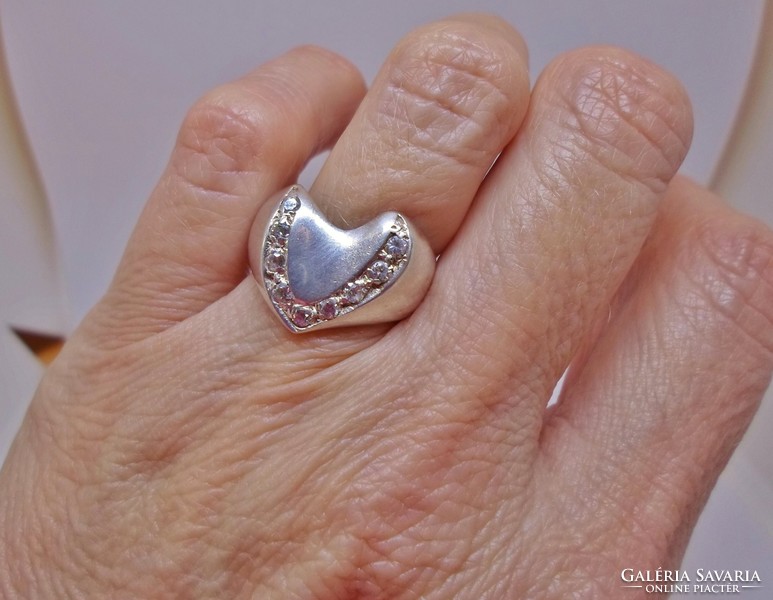 Szép formás köves ezüst gyűrű
