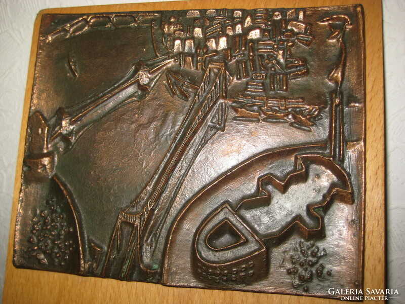 Budapest, seen from above, juried bronze plaque, as a key holder, on it bp. His celebrities