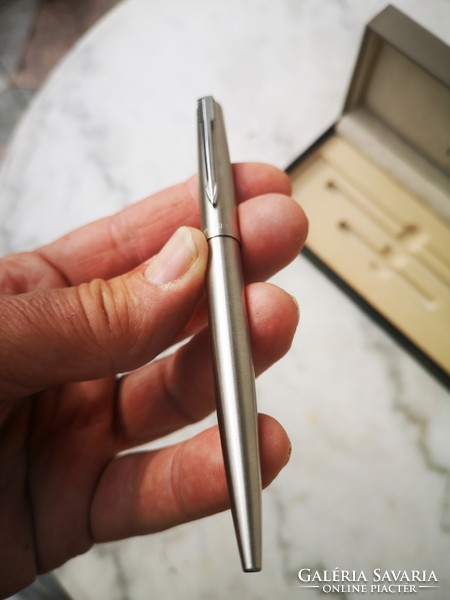 Parker pen in box in original, beautiful condition, also for elegant gift purposes, for collection