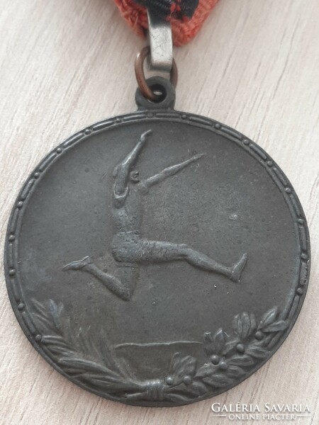 Ludvig bp sports medal with signature