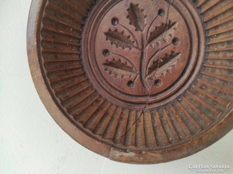 Antique kitchen tool butter maker mold leaf motif broken glued 511 6930