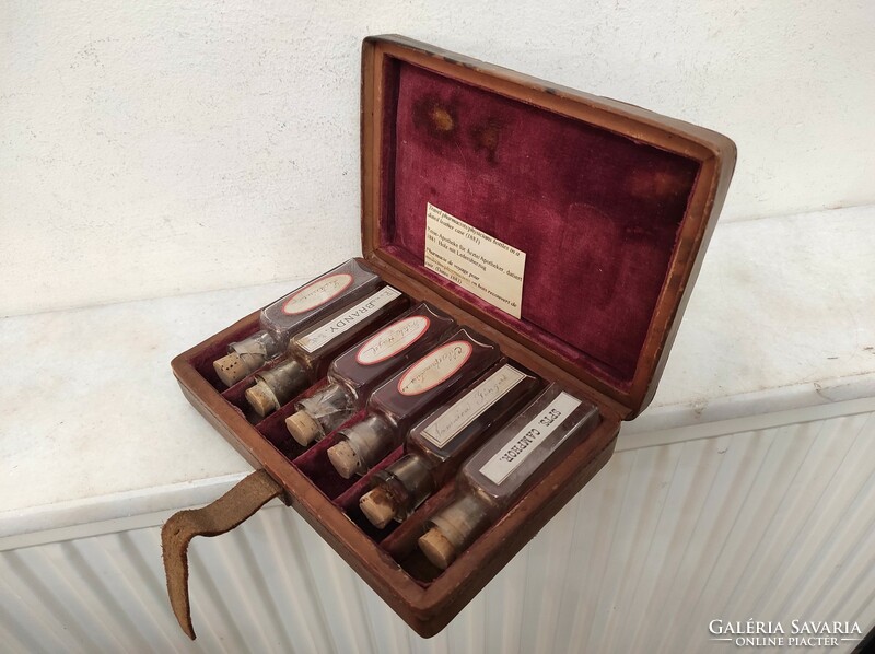 Antik utazó patika 1881 orvosi eszköz doktor eszköz dobozában gyógyítás 80 6688