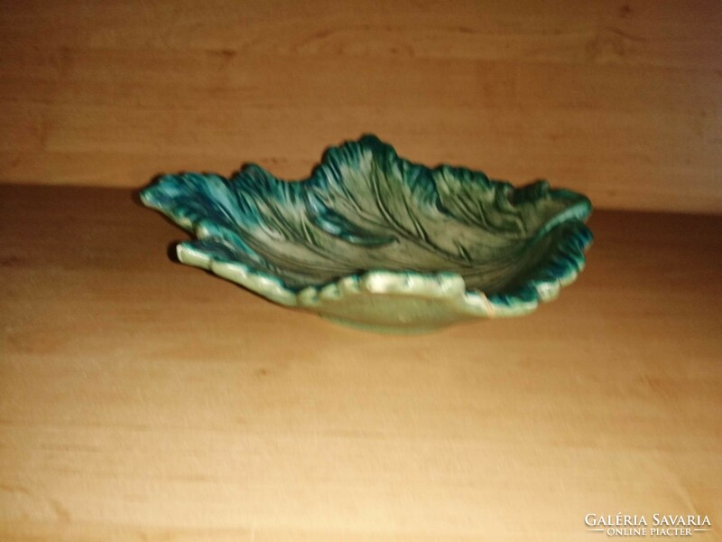 Leaf-shaped ceramic tray (28/d)