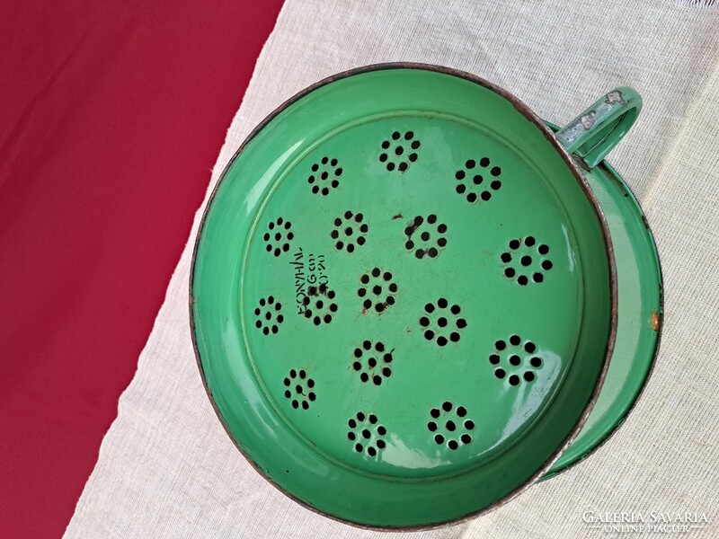Rare green Bonyhád enameled enameled filter fruit washer legacy antique nostalgia