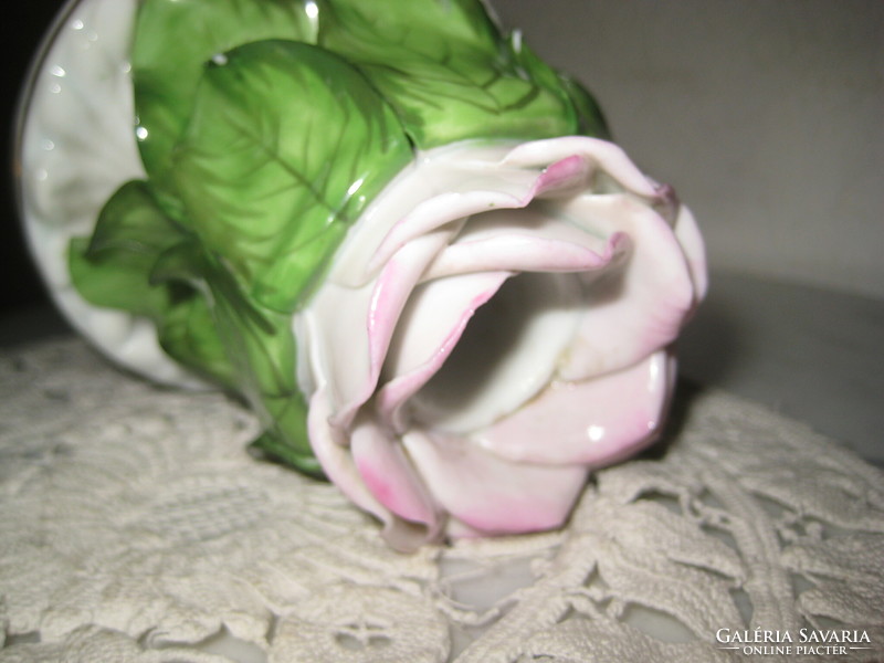 Herendi  rózsás gyertyatartó  , régi jelzésű , két piciny szirom lepattanással  , 9 cm