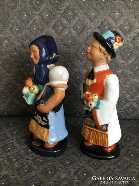 Jolán Szécsi ceramic, a married couple in folk costume, with flowers and a Bible