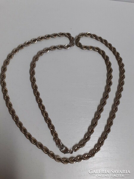 Retro twisted long thick necklace in good condition