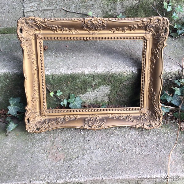 Beautiful picture frame in good condition