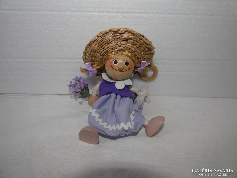 Fabábú - LEVENDULÁS SZALMAKALAPOS LÁNY 15cm - rugós akasztóval