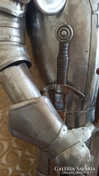 Knight armor with sword + shield accessory