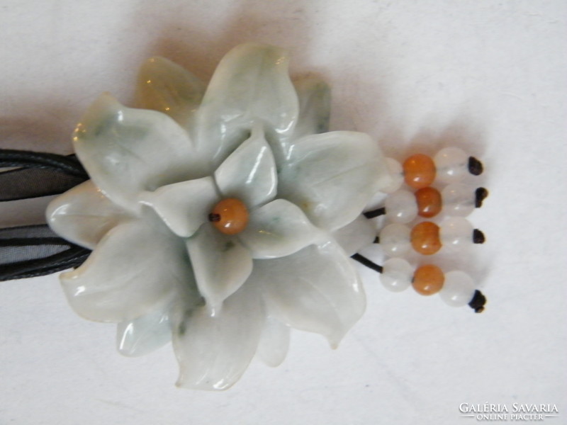 Flower pendant made of glass