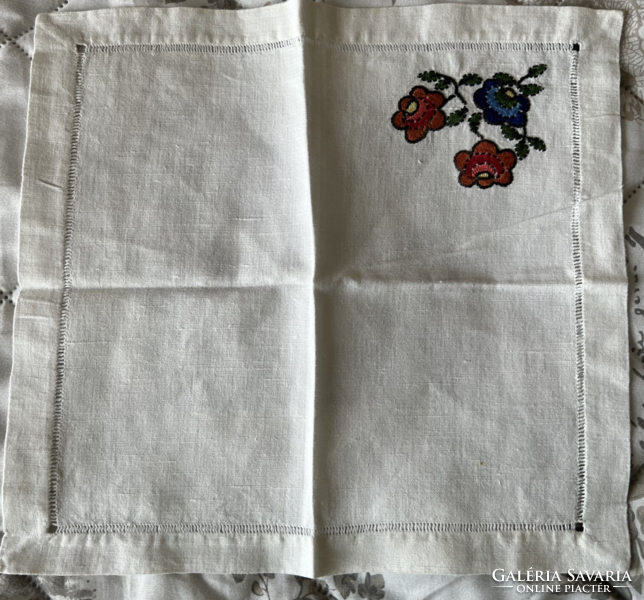 Napkin embroidered on old hand-woven canvas - azure