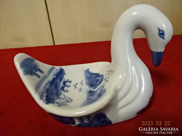 Japán porcelán aztalközép, kézi festés, hattyú forma, hossza 16 cm. Jókai.