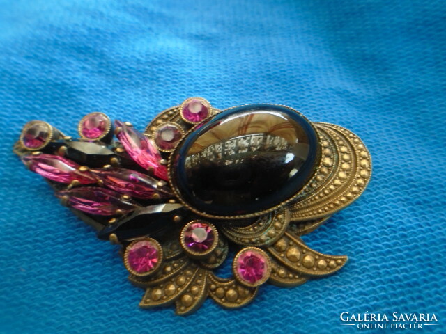 Old brooch curiosity with wonderful sparkling stones, large size, approx. 100 years old