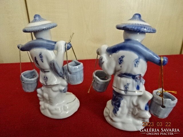 Kínai porcelán figurák, vizhordó fiú és lány. Két darab egyben eladó. Jókai.