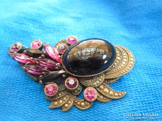 Old brooch curiosity with wonderful sparkling stones, large size, approx. 100 years old