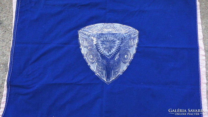 Real lead crystal lip with free shipping.