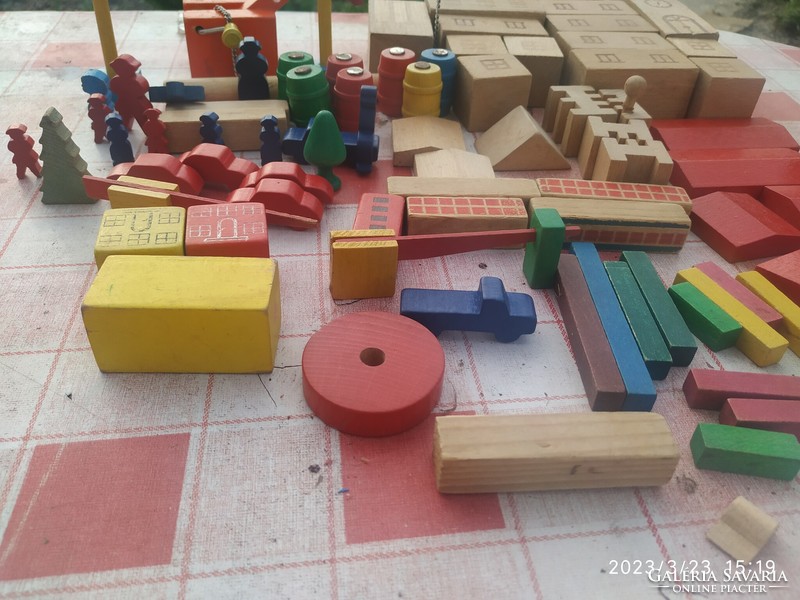 Wooden building toy for sale! 71 pcs retro wooden game