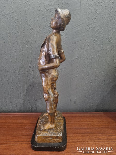 Spiáter fiúcska szobor 38cm - 51156