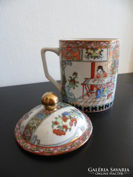Tea mug with lid