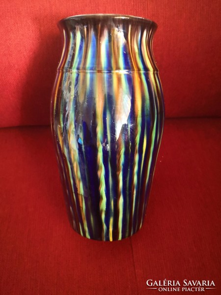 Bright glazed ceramic vase in Mezőtúr, Turkish László