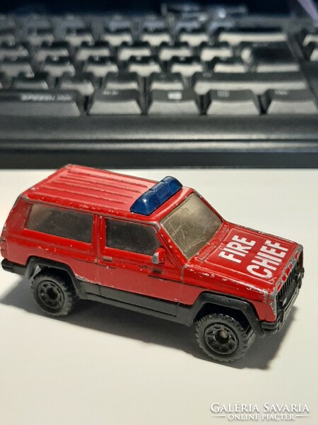Matchbox 1986 cherokee jeep 1:58 model / model
