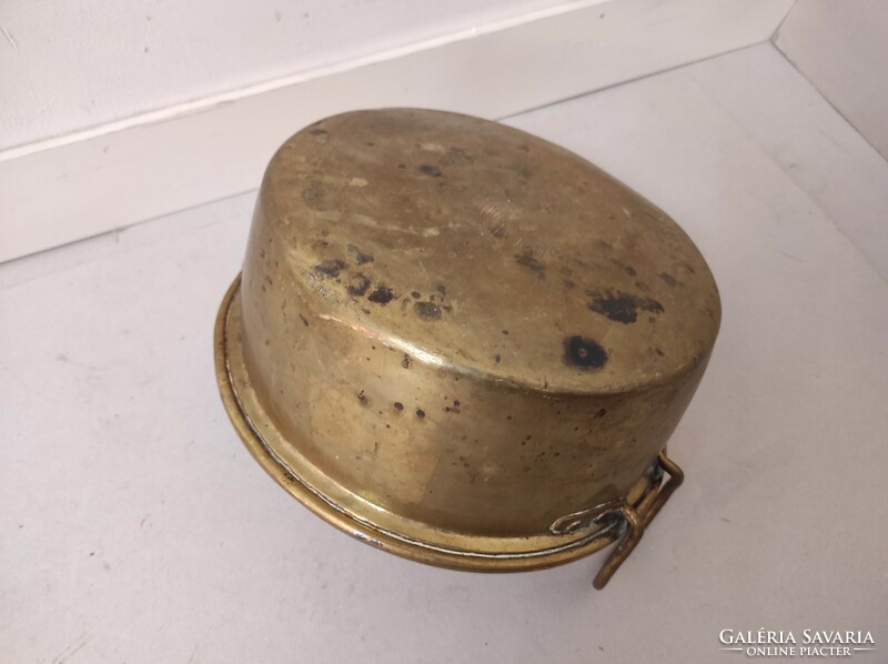 Antique brass pot with handles, inside tinned kitchen utensil 322 6803