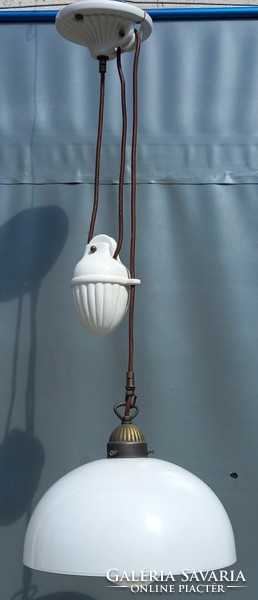 Ceiling lamp porcelain counterbalanced