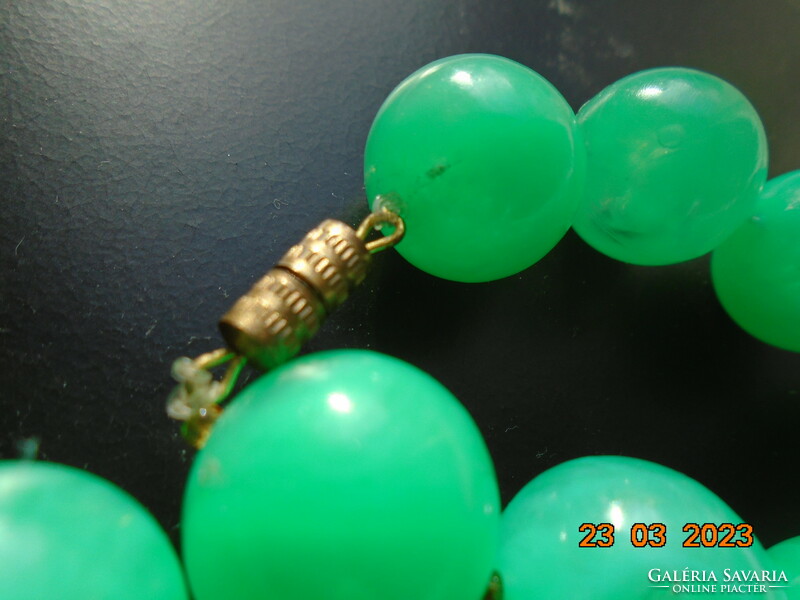 1950 Emerald green pearl necklace
